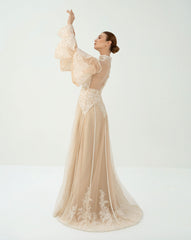 Laced princess dress with ruffled sleeves _SUREE