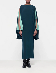 long-sleeve contrast cape dress – AURORA